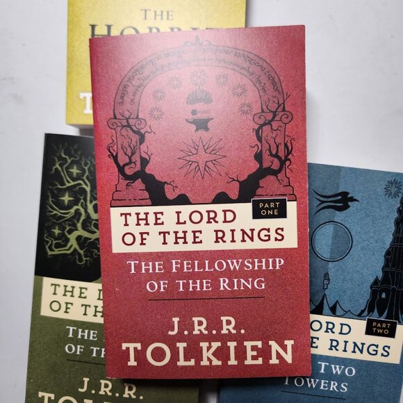 NEW J.R.R. Tolkien Book Bundle Set The Hobbit Lord of the Rings 4 Books - Picture 5 of 15